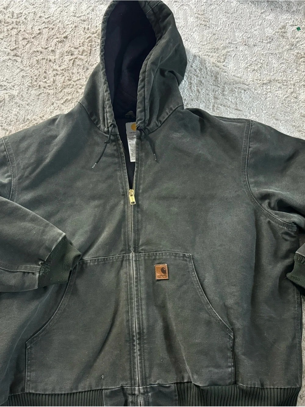 Carhartt Men's Hooded Work Jacket in Dark Green with Brown Patch - Picture 1 of 5